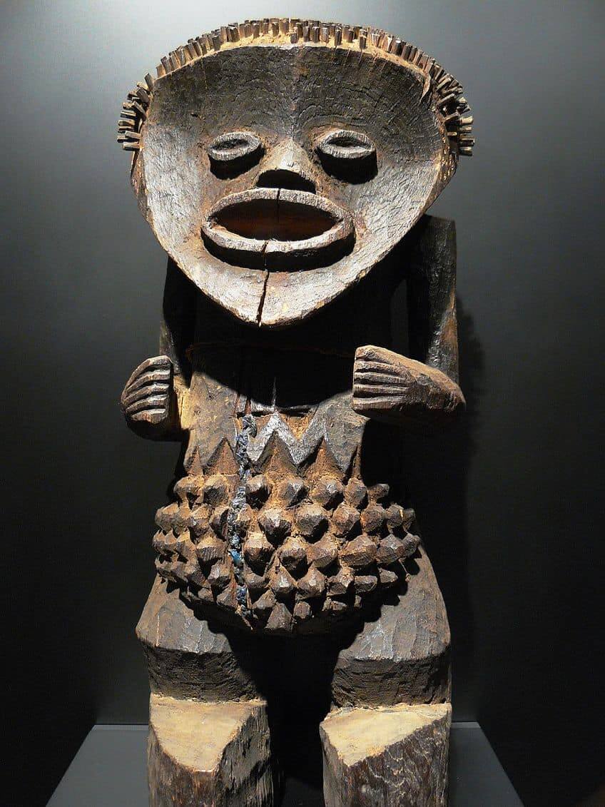 Artistic wooden sculpture